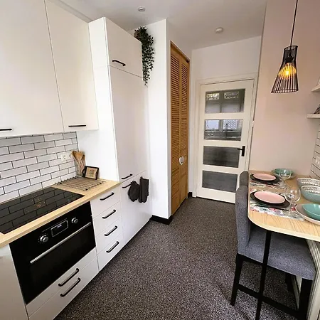 Sfeervolle Parterre-suite Met Tuin Bij Centrum En Station Dordrecht